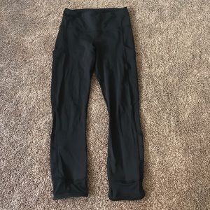 Lululemon black 7/8 leggings size 6